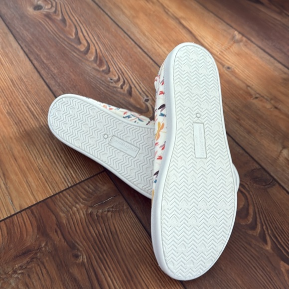 Dragonfly Print Sneakers - Picture 3 of 3